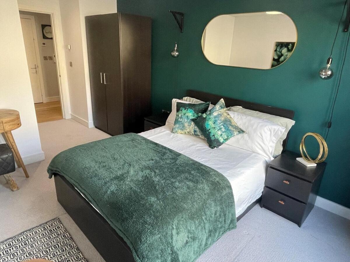 Апартаменты Harbourside Hideaway - Superb Flat With Terrace Бристоль Номер фото